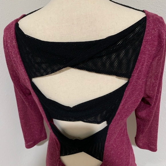 Mesh cut out back top - Picture 3 of 5